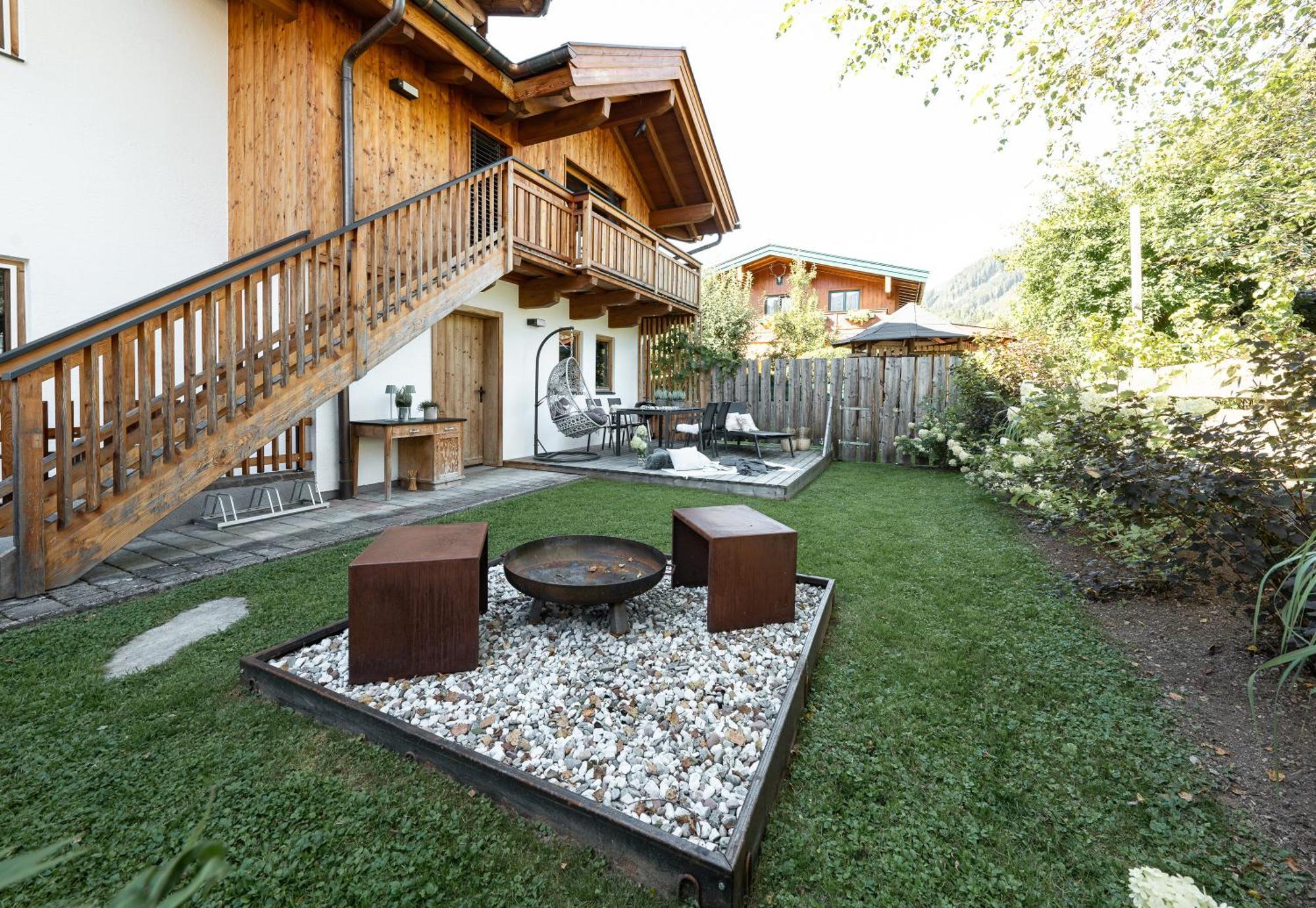 Bewegte Berge Apartments Saalfelden Exterior photo